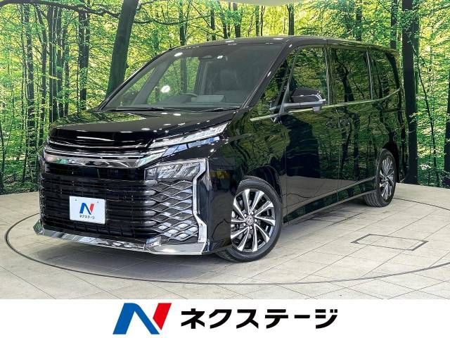 TOYOTA VOXY 2022