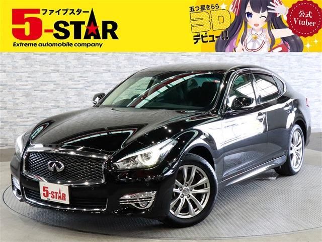 NISSAN FUGA 2017