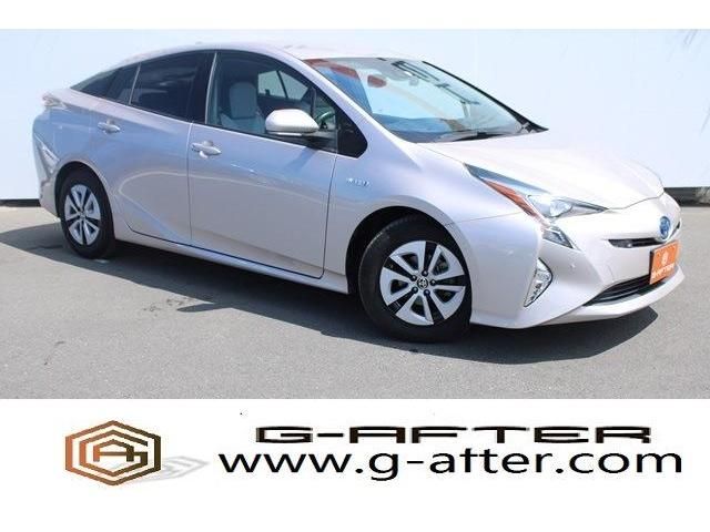 TOYOTA PRIUS 2016