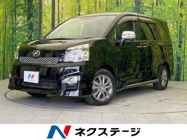 TOYOTA VOXY 2013