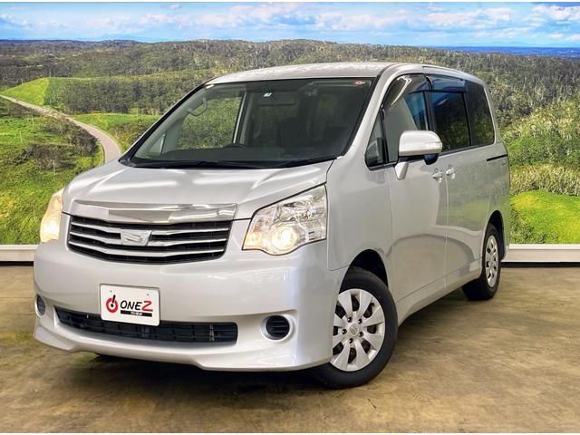 TOYOTA NOAH 2011