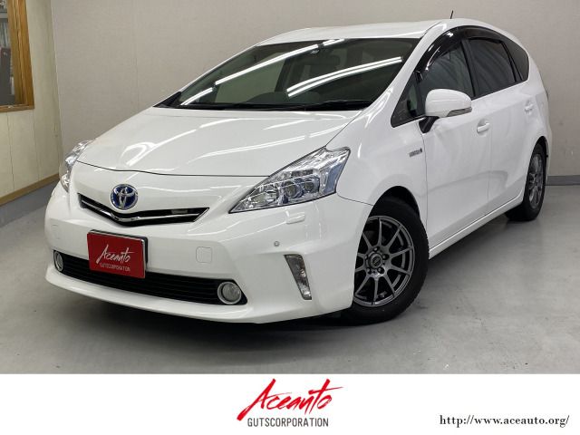 TOYOTA PRIUS ALPHA 2011