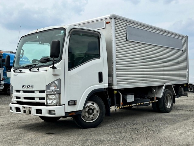 Isuzu ELF 2010