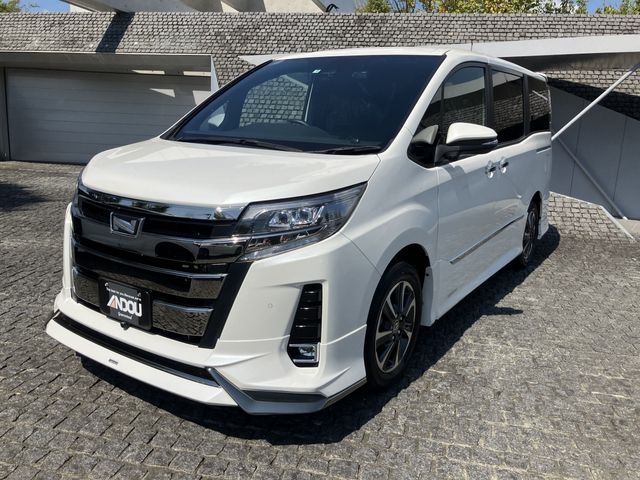 TOYOTA NOAH 2019