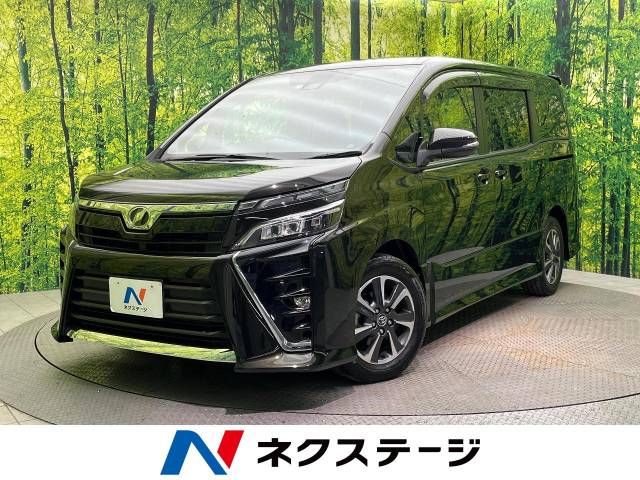 TOYOTA VOXY 2017