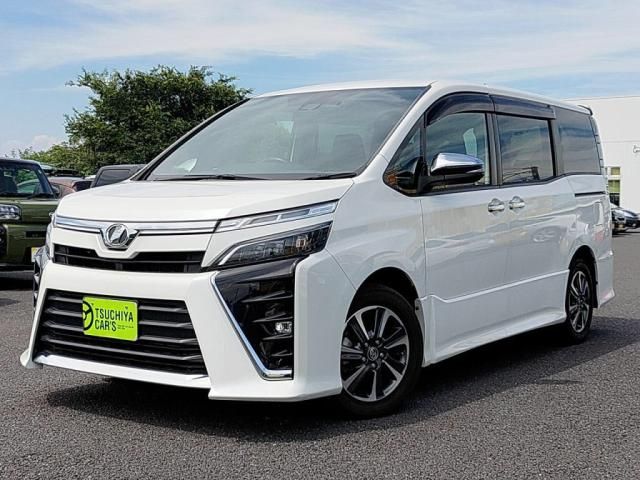 TOYOTA VOXY 2018