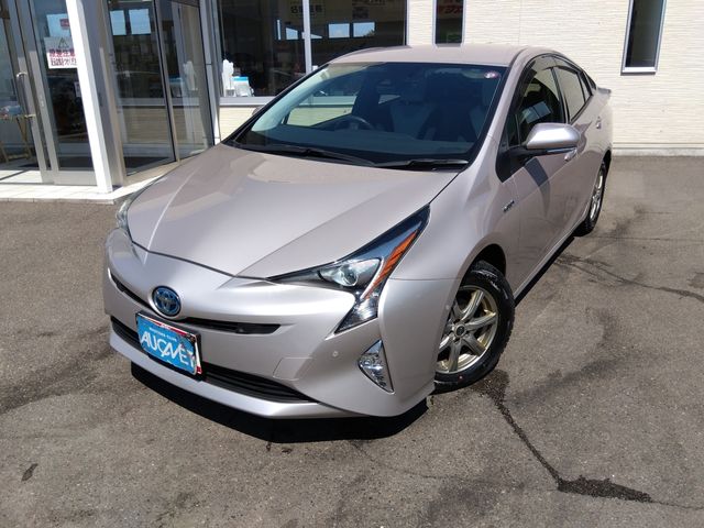 TOYOTA PRIUS 4WD 2018