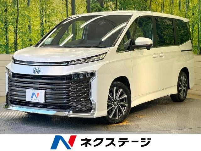 TOYOTA VOXY HYBRID 2023