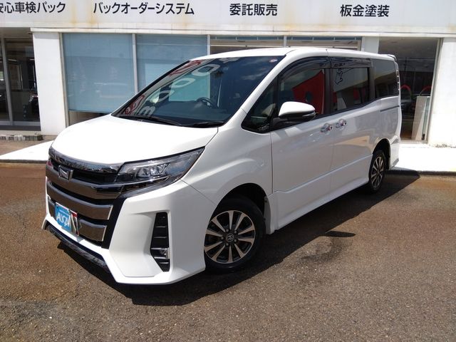 TOYOTA NOAH 4WD 2019