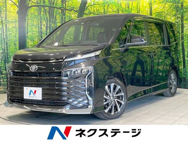 TOYOTA VOXY 2022