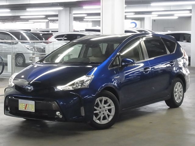 TOYOTA PRIUS ALPHA 2015