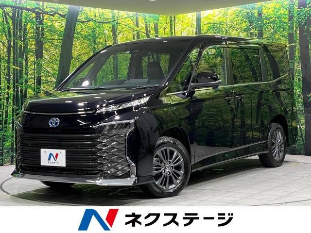 TOYOTA VOXY HYBRID 4WD 2022