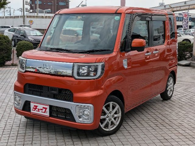 DAIHATSU WAKE 2015