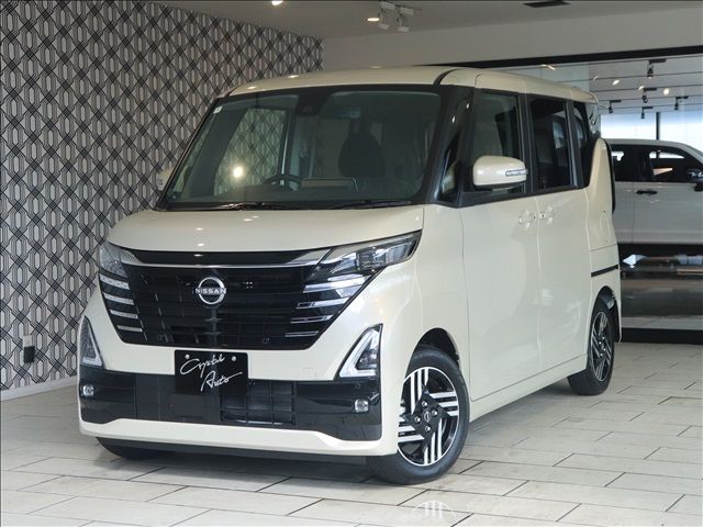 NISSAN ROOX 2024