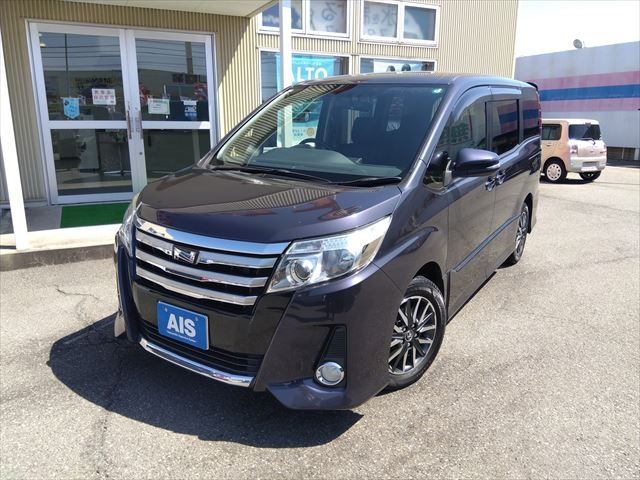 TOYOTA NOAH 2015