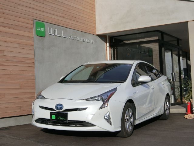 TOYOTA PRIUS 2016