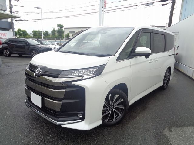 TOYOTA NOAH 2023