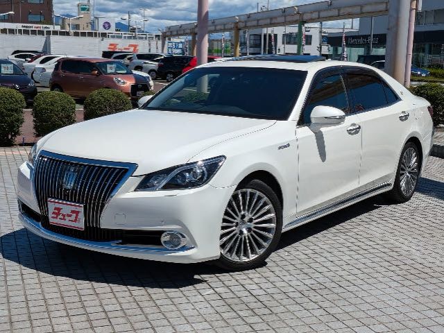 TOYOTA CROWN MAJESTA HYBRID 2015