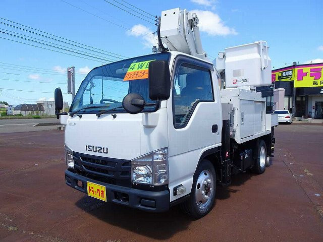 Isuzu ELF 2017