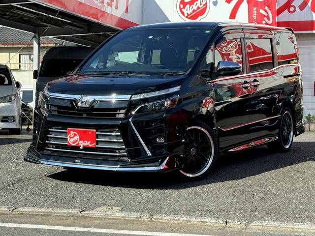 TOYOTA VOXY 2018