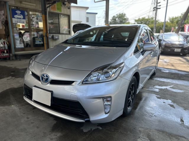 TOYOTA PRIUS 2015