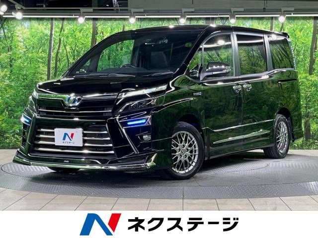 TOYOTA VOXY HYBRID 2019