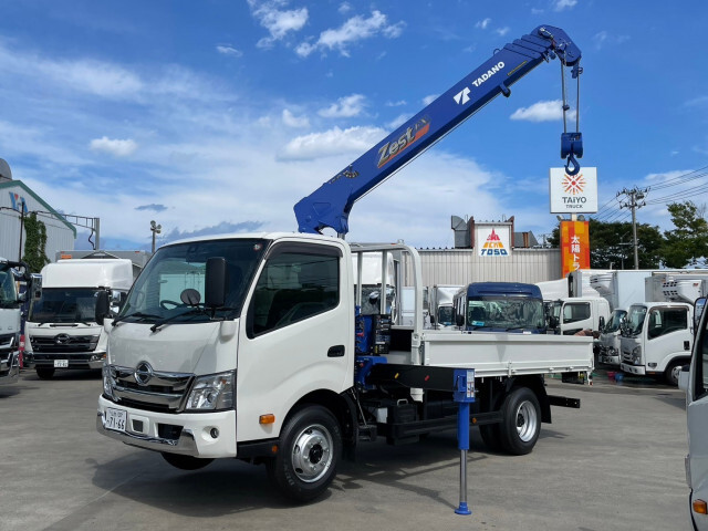 Hino DUTRO 2023