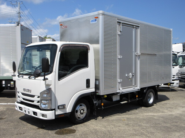 Isuzu ELF 2019