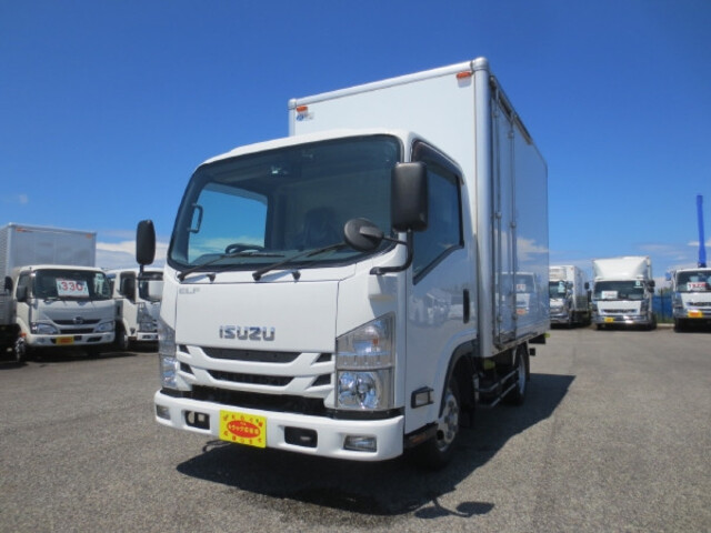 Isuzu ELF 2017