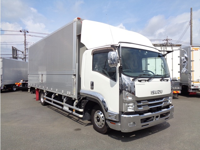 Isuzu FORWARD 2019