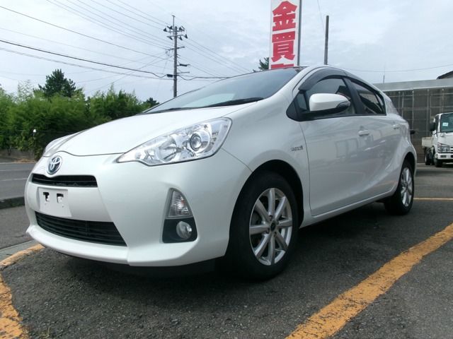 TOYOTA AQUA 2012