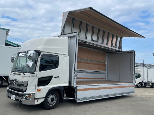 Hino RANGER 2023