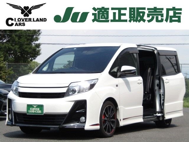 TOYOTA NOAH 2016