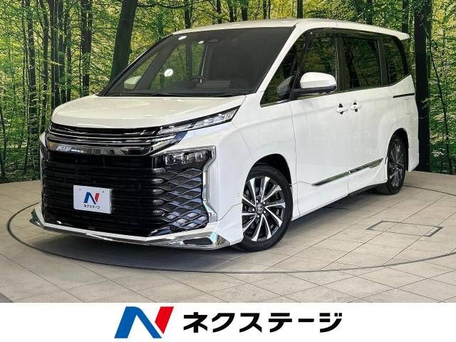 TOYOTA VOXY 2023