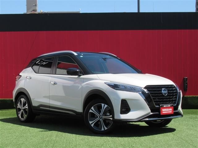 NISSAN KICKS 2023