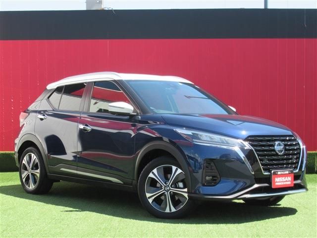 NISSAN KICKS 2022