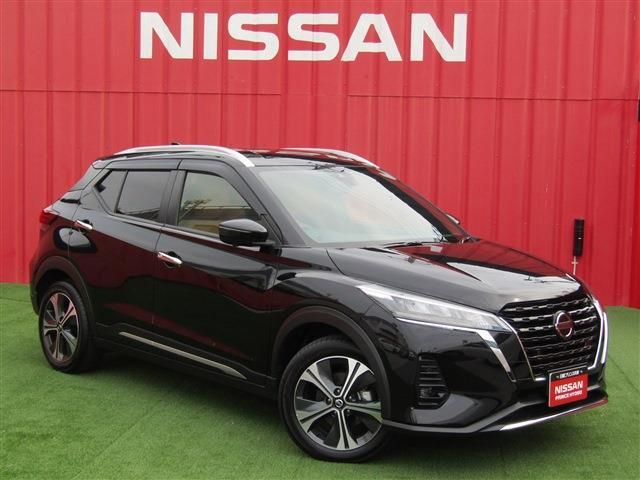 NISSAN KICKS 2023