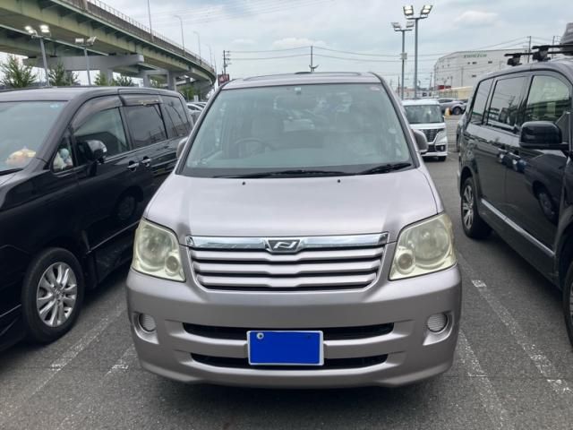 TOYOTA NOAH 2002