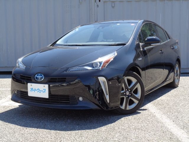 TOYOTA PRIUS 2019