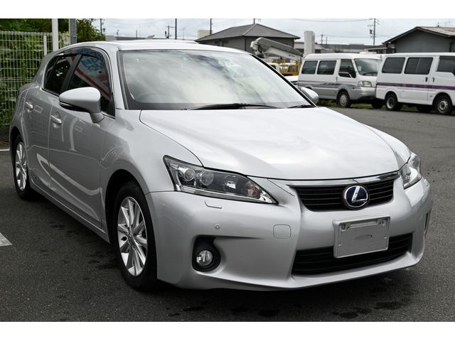 TOYOTA LEXUS CT200h 2011