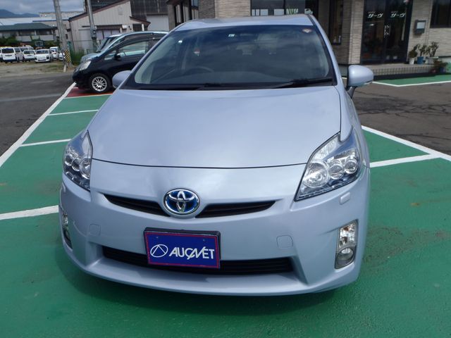 TOYOTA PRIUS 2011