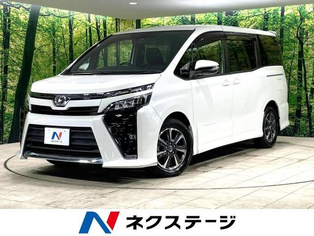 TOYOTA VOXY 2017