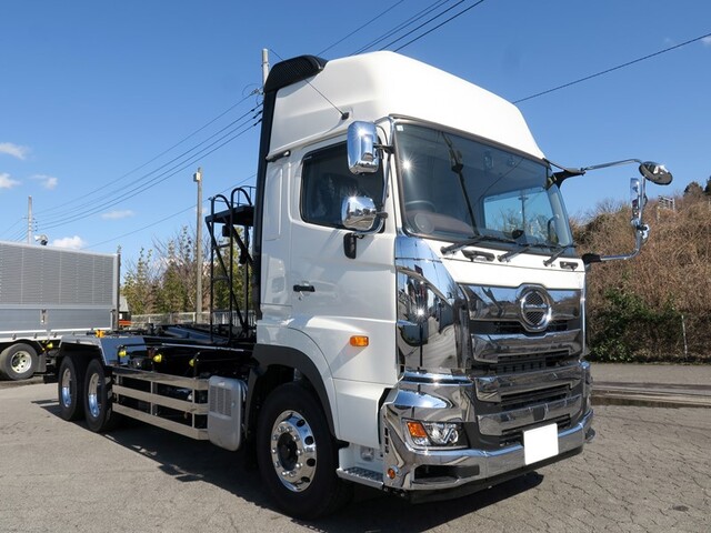 Hino PROFIA 2024