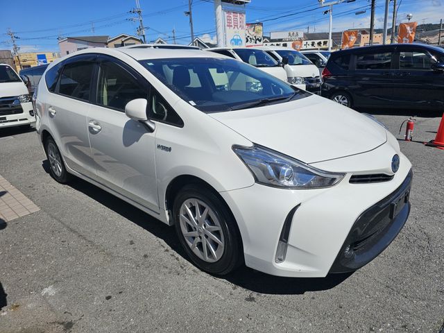 TOYOTA PRIUS ALPHA 2016