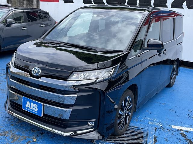 TOYOTA NOAH HYBRID 2022