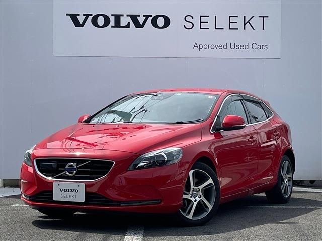 VOLVO V40 2015