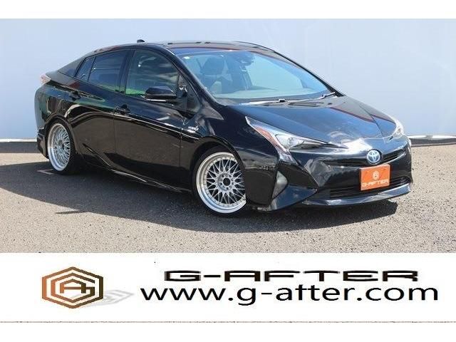 TOYOTA PRIUS 2016