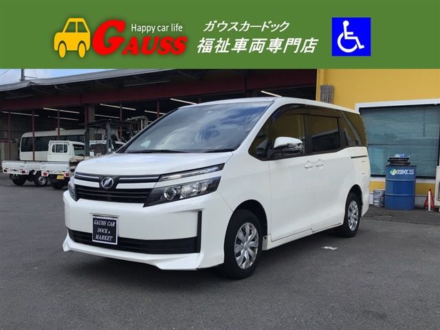 TOYOTA VOXY 2017