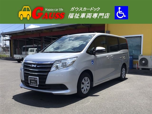 TOYOTA NOAH 2017