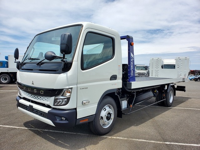 Mitsubishi CANTER 2024